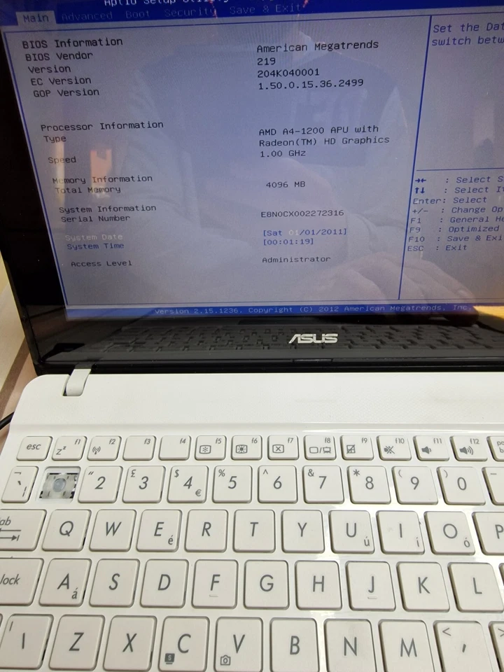 ASUS X102B, AMD A4-1200 1.0GHz, 4GB RAM, White Untested For Parts Read Descript - Image 3 of 4