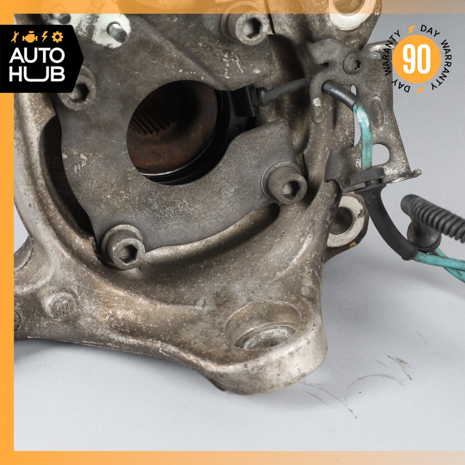 03-10 Maserati Quattroporte M139 Front Left Side Spindle Knuckle Hub OEM