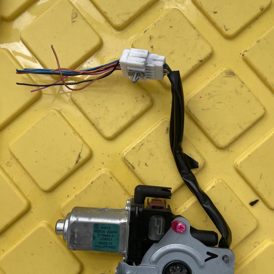 2004-2010 QX56 FX Armada Pathfinder Quest привод блокировки питания багажника груза - Изображение 2 из 4