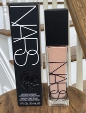 NARS Natural Radiant Longwear Foundation Ligh...