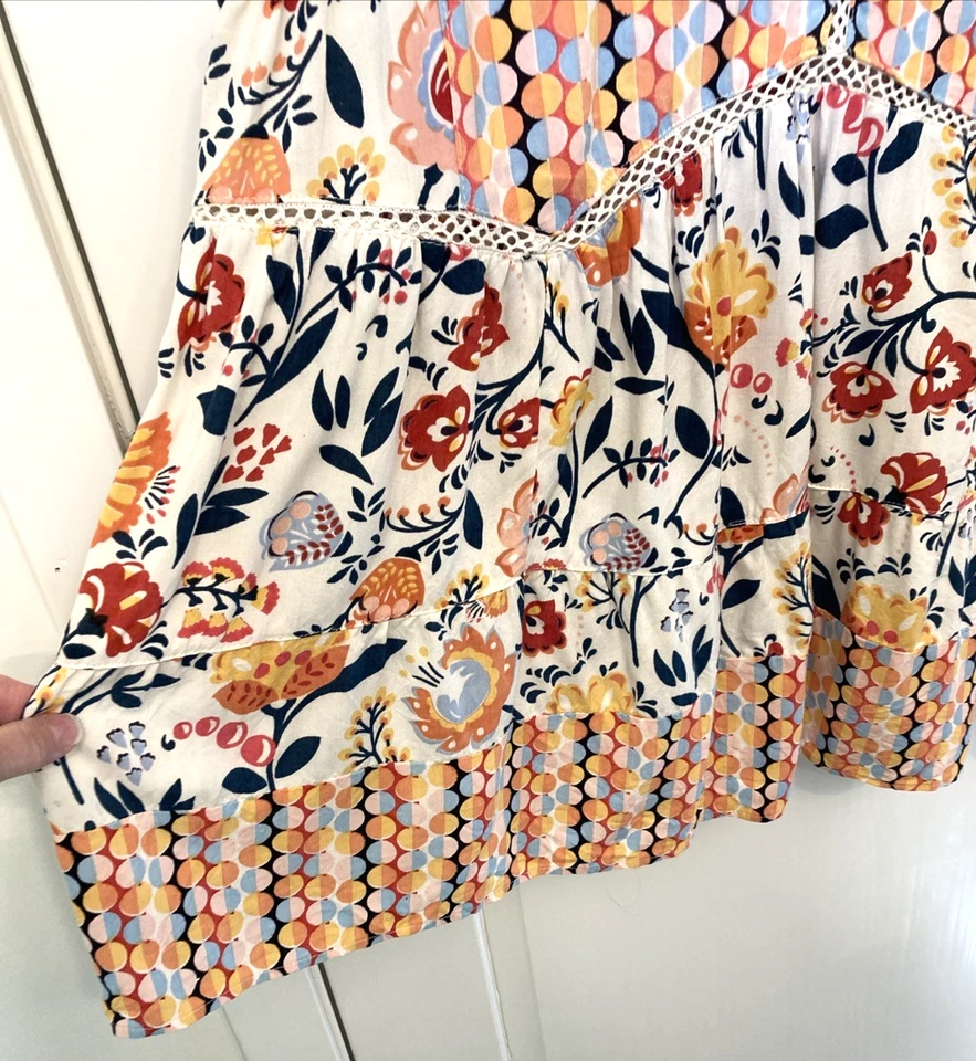 Angie V Neck Floral Tank Top Flowy Lace Detail Embroidery Size 4X Boho Hippie - Image 3 of 4