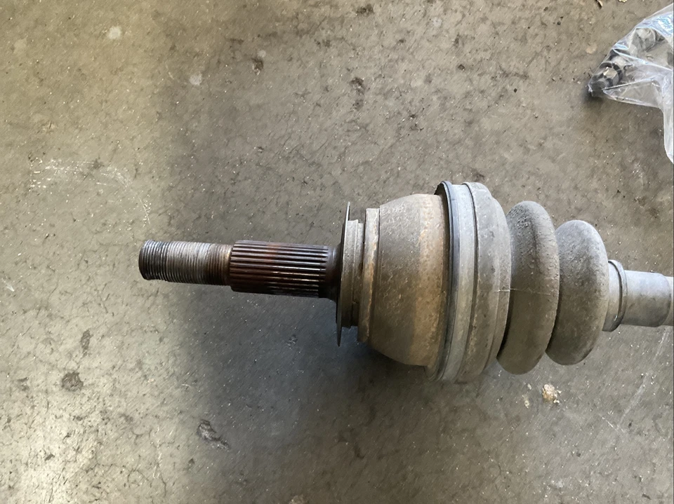 03-07 Infiniti G35 Nissan 350z eje trasero izquierdo CV (para piezas) 39601-AM600 Foto 2 de 4