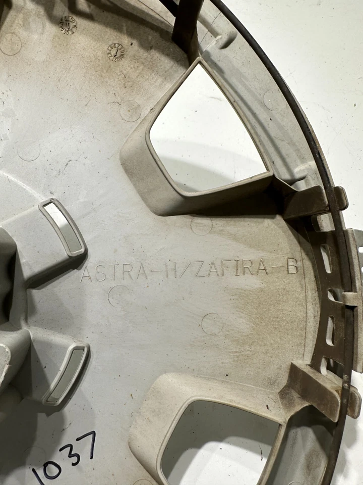 Calota Saturn Astra 16" 2008-2009 #93358014 & #464192822 - Imagem 3 de 4