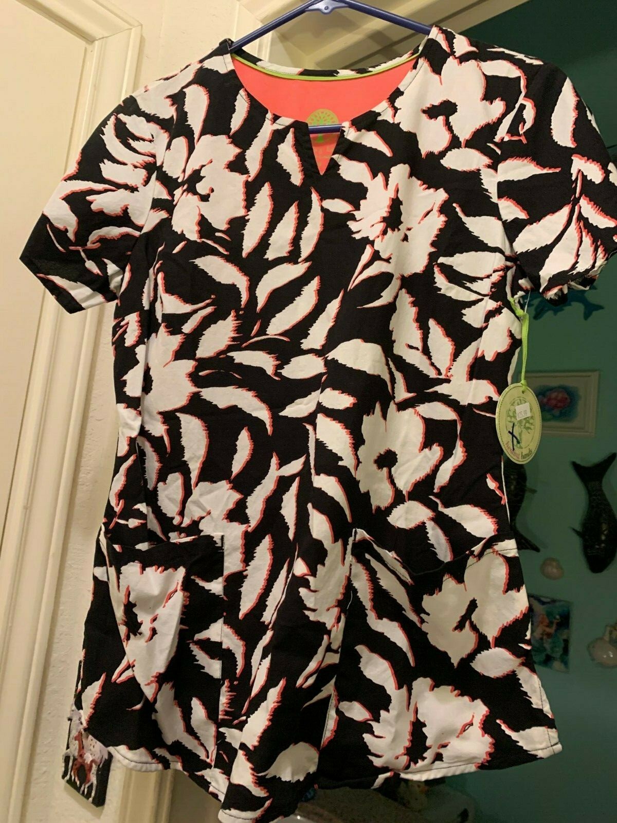 Picture 1 of 8