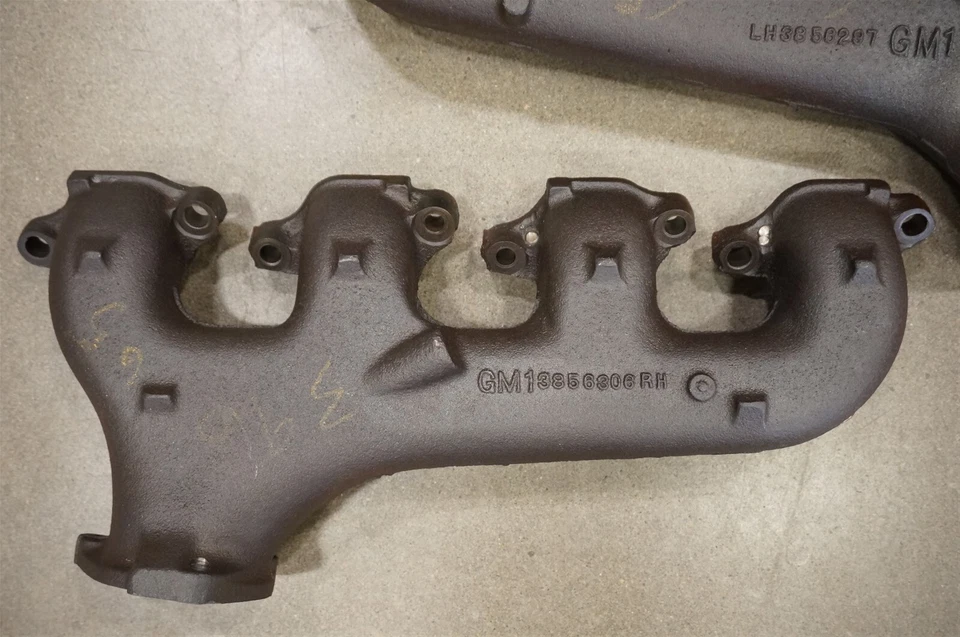1965 Chevrolet Impala SS 396 LH RH Exhaust Manifolds Bel Air Biscayne - Image 3 of 4