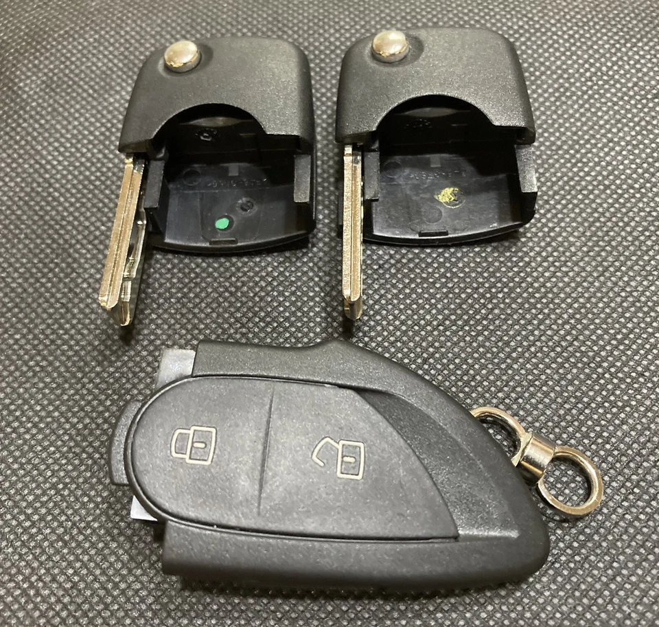 Lamborghini Gallardo OEM Gold Key & Silver Key Set Very Good Condition - Image 2 of 4