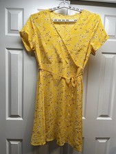 SHEIN Yellow Floral V-Neck Short Sleeve Sun Dress With Belt Size 2XL