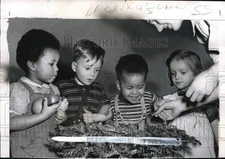 1950 Press Photo Children at city orphanage in Frankfurt, Germany - pio13925