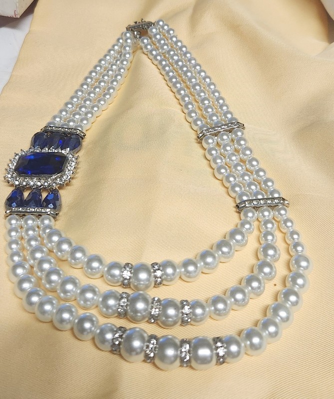 Triple strand necklace white fx pearls & royal blue crystals 20'