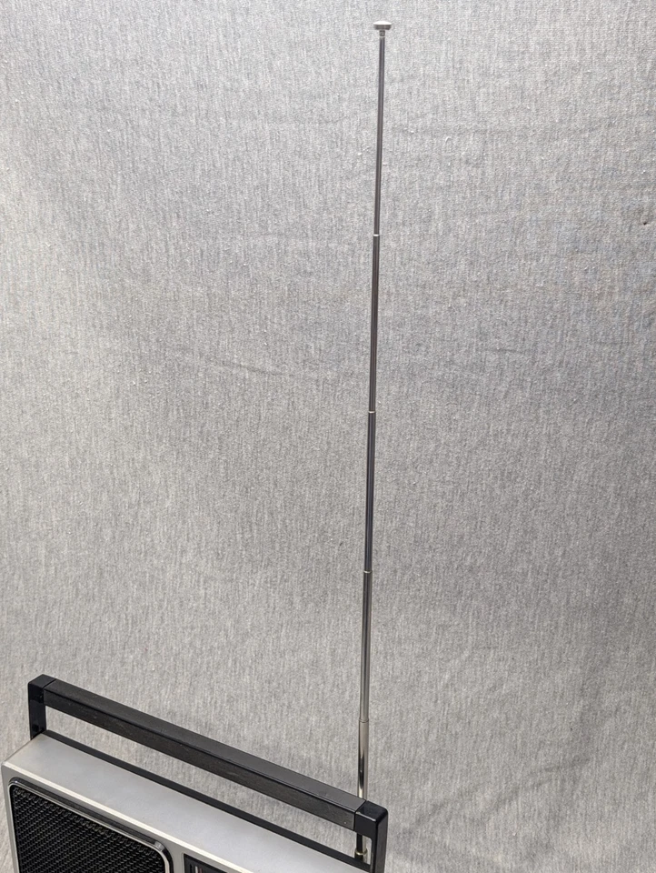 General Electric AM/FM Portable Radio Model 7-2857A Vintage 70's 80's Works Foto 3 de 4