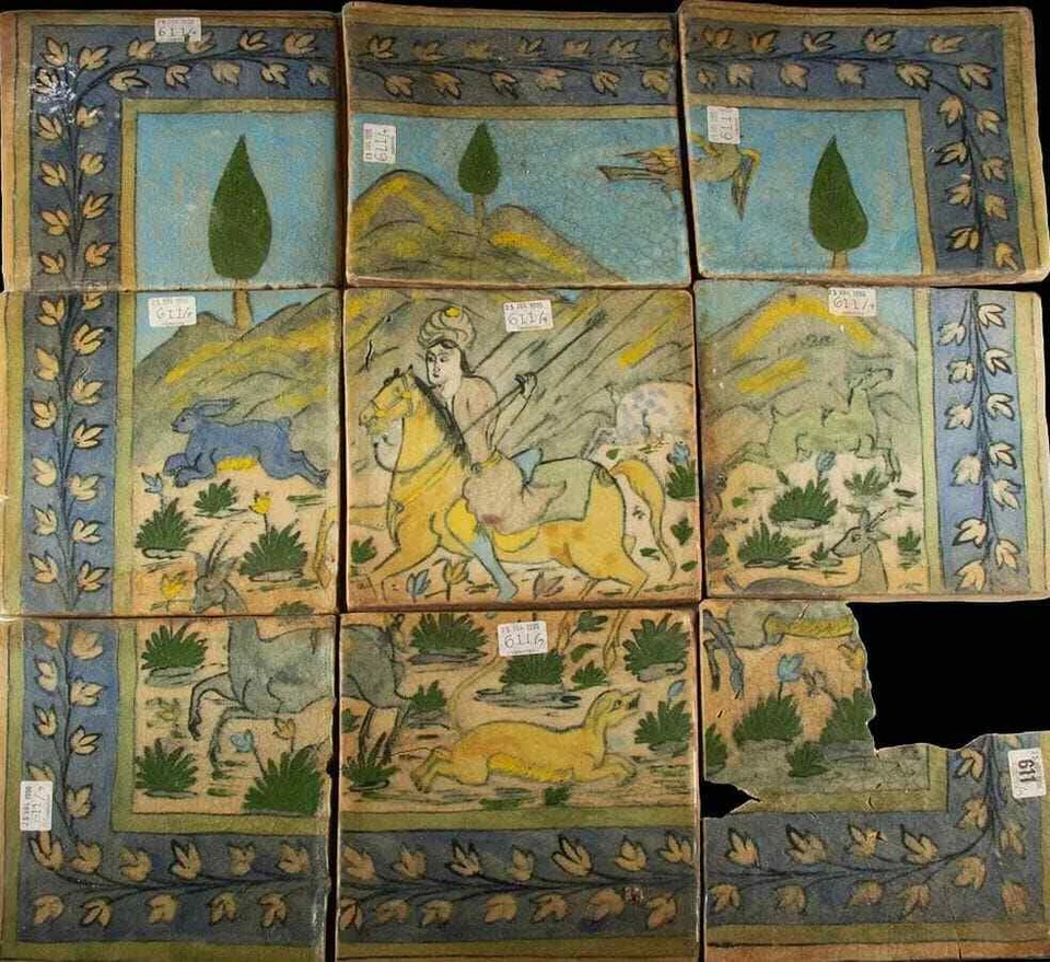 伊斯兰中亚 19 世纪 9 张瓷砖狩猎场景 28"L X 28"W — 第 2/4 张图片