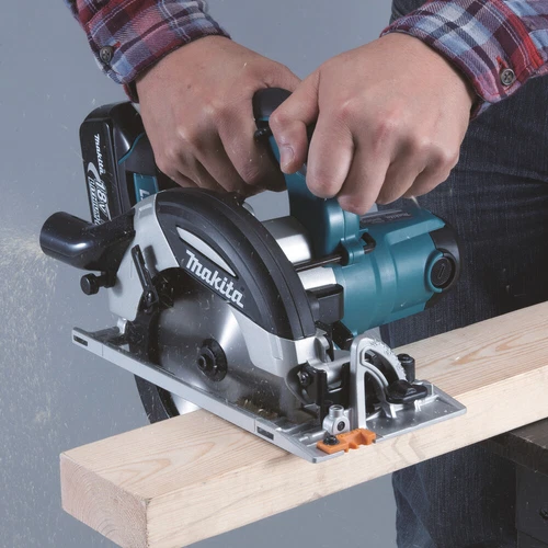 Makita Akku Handkreissäge 18V, 5,0 Ah, 2 Akkus + Ladegerät (DHS630RTJ) - Bild 6 von 7