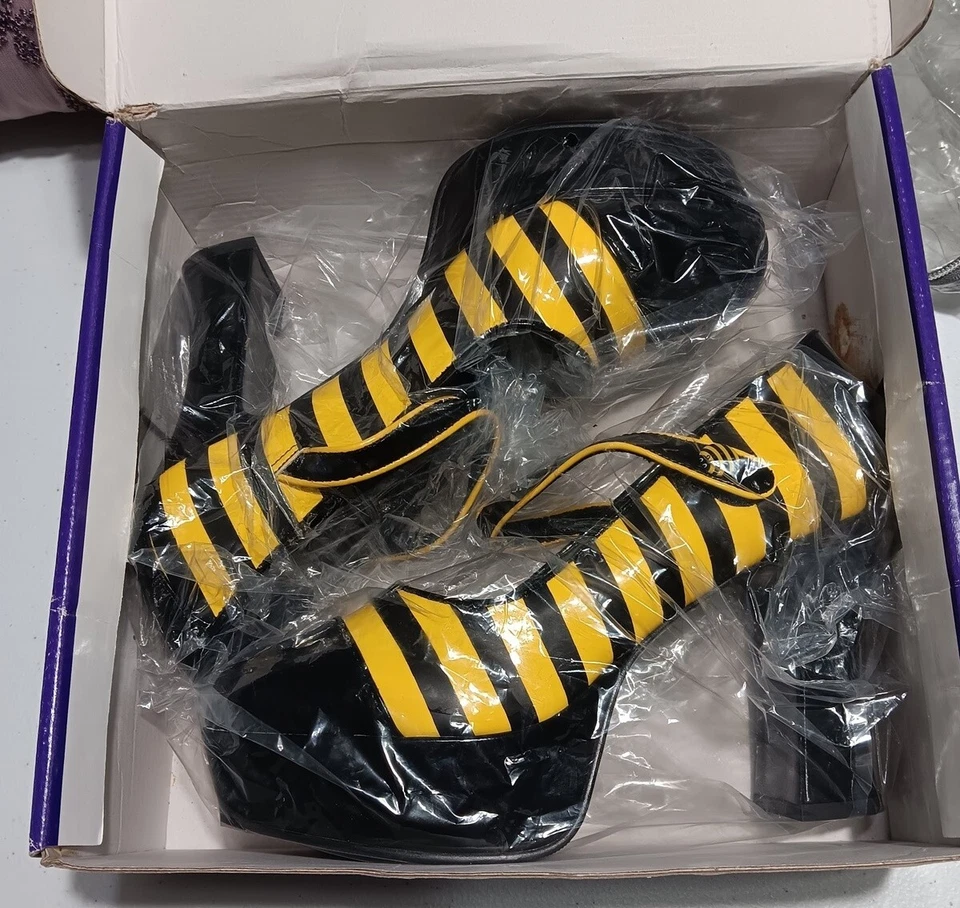 Zapatos BUMBLE BEE Funtasma 8 Plataforma Tacones Altos Mary Jane PLEASER BUZZ66 NUEVO Foto 4 de 4