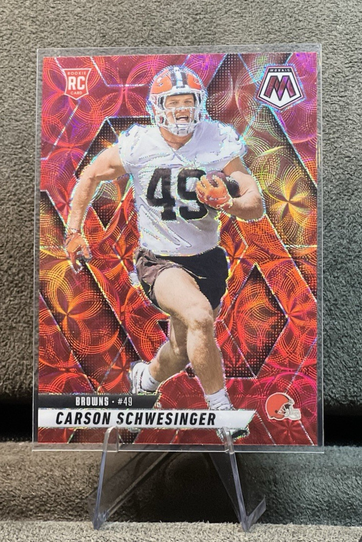 Carson Schwesinger 2025 Panini Mosaic #371 Red Mosaic Prizm Rookie Card