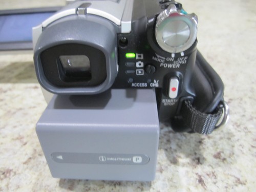 Sony Handycam DCR-SR100 30GB HDD 10x Optical Zoom Compact Digital Camcorder - Picture 17 of 24