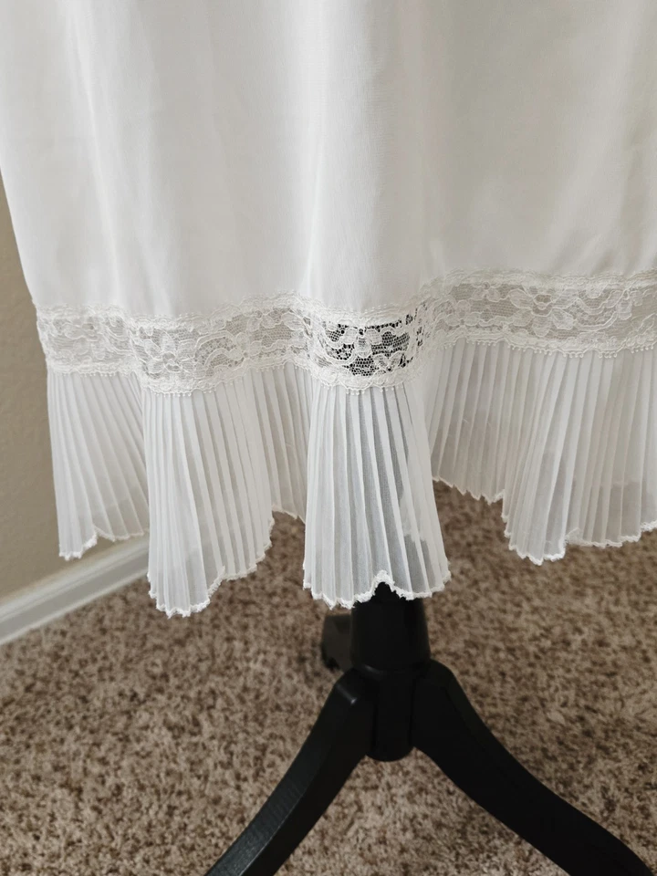 Vestido sin Mangas Van Raalte Vintage Opaquelón 34 Encaje Plisado Volantes Años 60 Rockabilly Foto 3 de 4