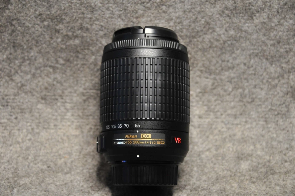 Nikon DX AF-S Nikkor 55-200mm f4-5.6 G ED VR. Excellent Condition. (free post) - image 4 of 4