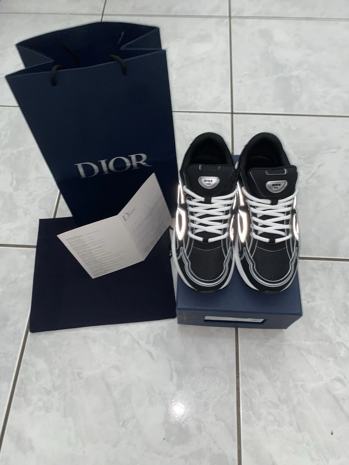 Sneaker Dior B30 coloris Black / White neuves