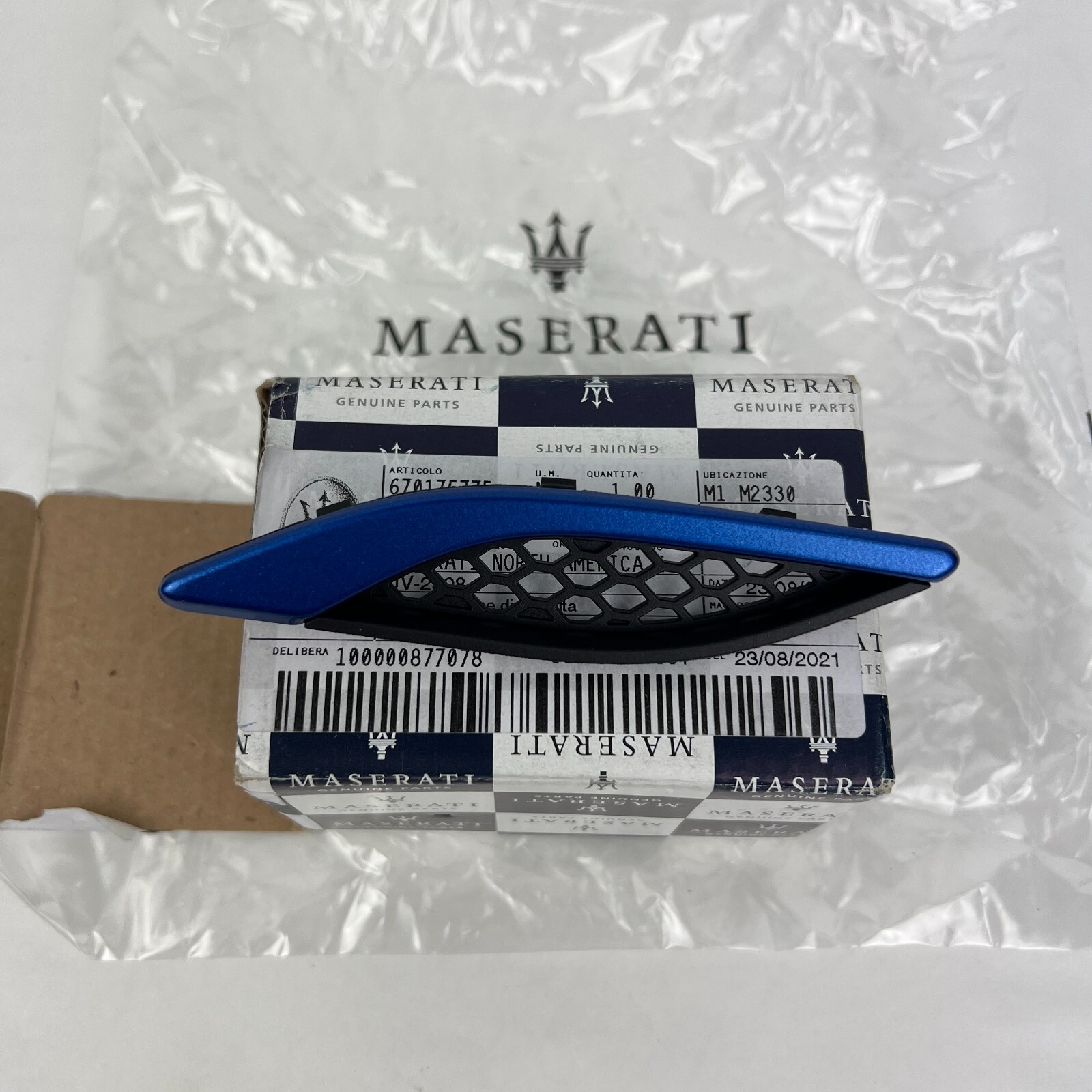 NEW OEM Maserati Right RH Lateral Air Vent Trim DX MHE 670175775 Blue