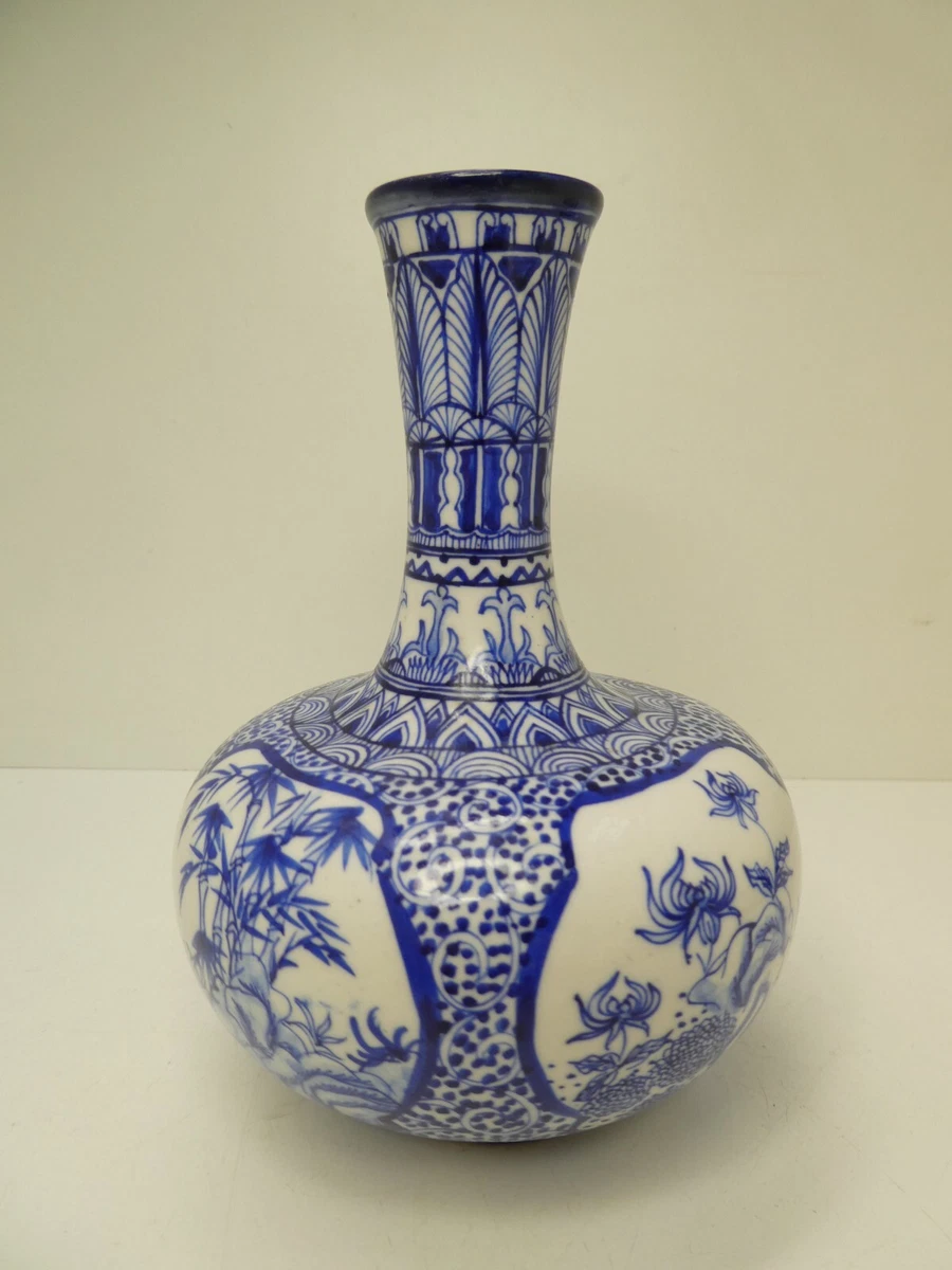 ANTIQUE CHINESE HAND PAINTED BLUE & WHITE POTTERY CERAMIC VASE