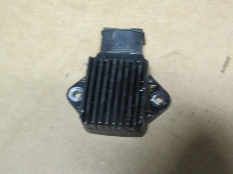 1993 Honda CBr900RR Voltage Regulator Rectifier - Image 4 of 4
