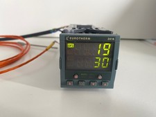 Regolatore di temperatura Eurotherm 2416. 4 programmi. 1 uscita logica e 1 relè