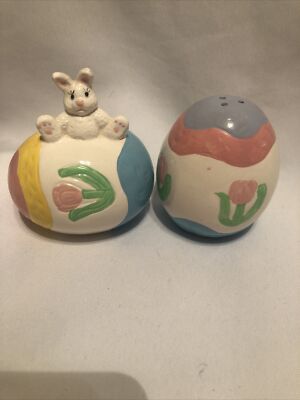 Easter Eggs Salt & Pepper Shakers Ceramic 2 pc set Pastels Loomco 1994