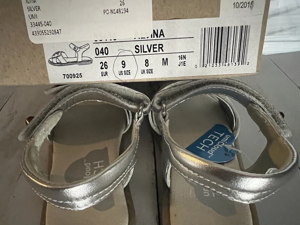 Sandalias UMI Cloud Alvina plateadas para niñas pequeñas talla 9 de EE. UU. Foto 4 de 4