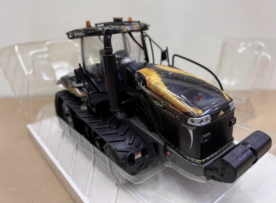 MODELO TRACTOR AGRÍCOLA NORSCOT 1/32 CHALLENGE MT865C EDICIÓN ESPECIAL Foto 3 de 4