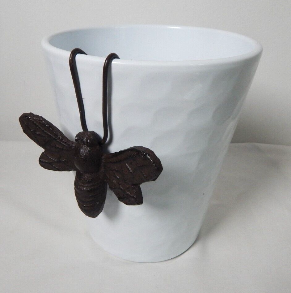 Flower Pot Hanger Cast iron Bumble Bee Vase Planter Ornament Garden