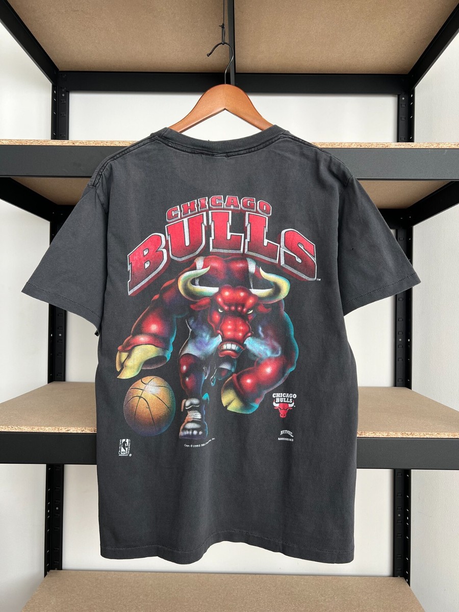 ヴィンテージ 1993 Nutmeg Chicago tシャツ Tシャツ レア Vintage 1993 Chicago Bulls NBA Nutmeg Faded Black T-shirt Sz