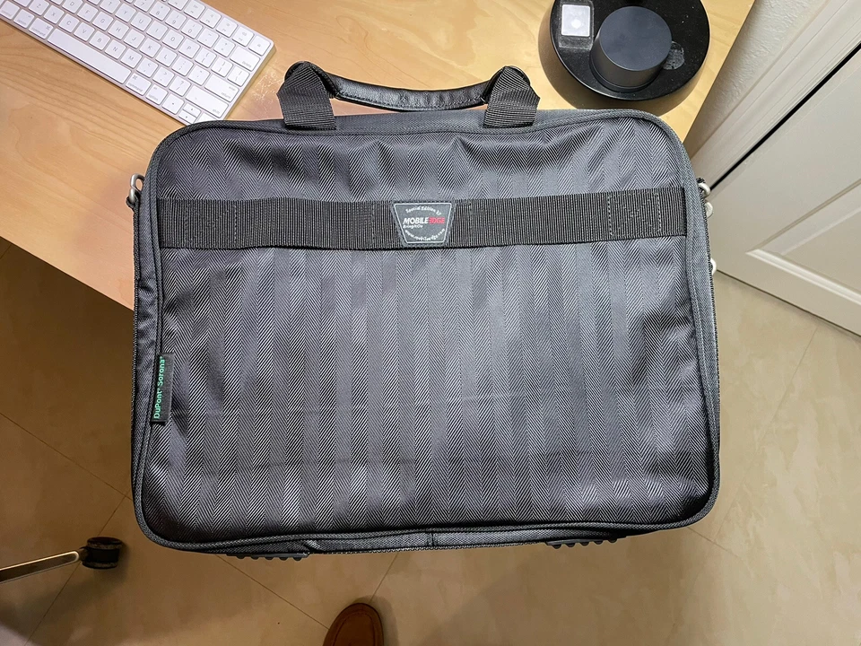 Maletín Mobile Edge ScanFast Checkpoint Friendly 2.0 para portátiles de 16" Foto 2 de 3