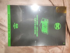 MCFARLANE TOYS GOLD LABEL JUSTICE LEAGUE CAPTAIN CARROT GLOW IN THE DARK BW