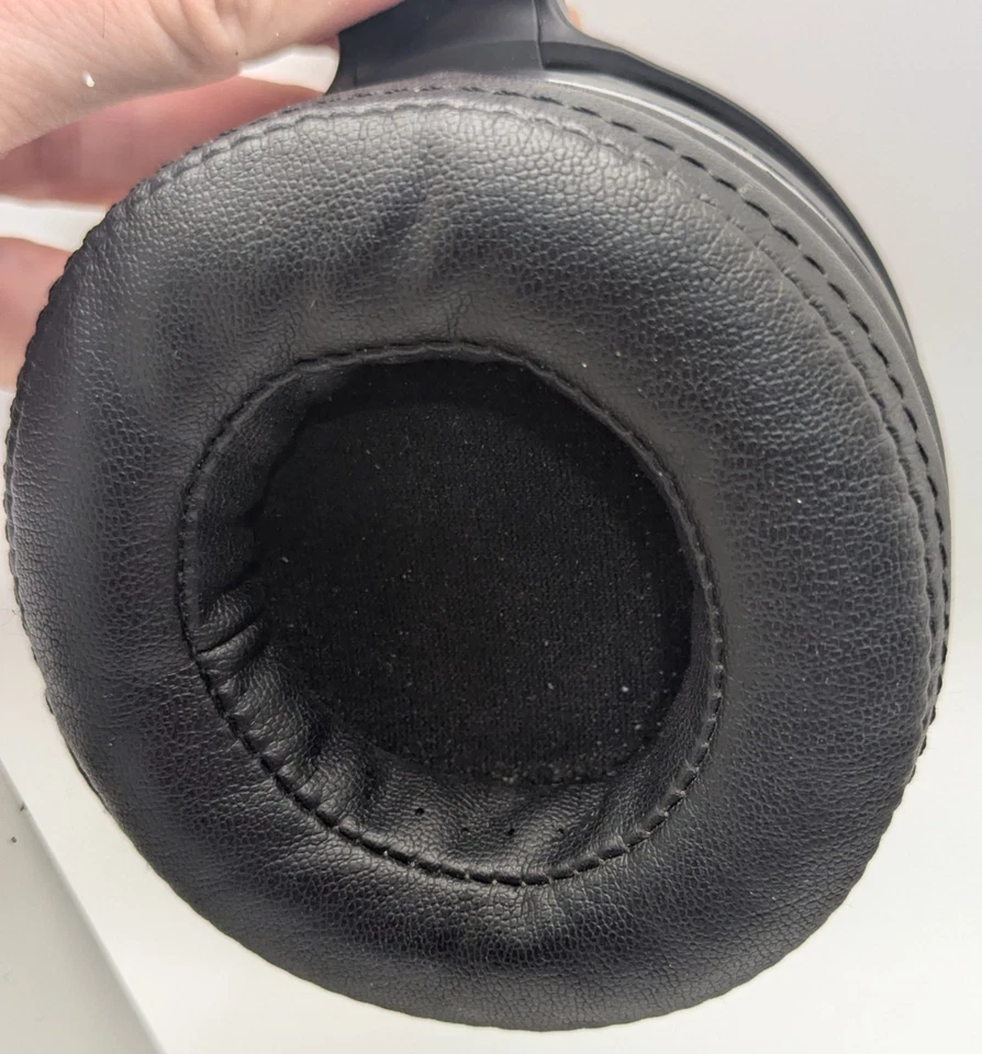 Skullcandy Hesh 2  Over the Ear Wireless Headphones Tested/Cleaned - Image 3 of 4