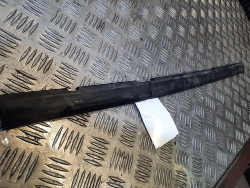 Volkswagen Touareg II 2011 Motorraumgummi vorne 7L0121345 ATV20883