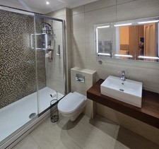 En Suite Bathroom Set