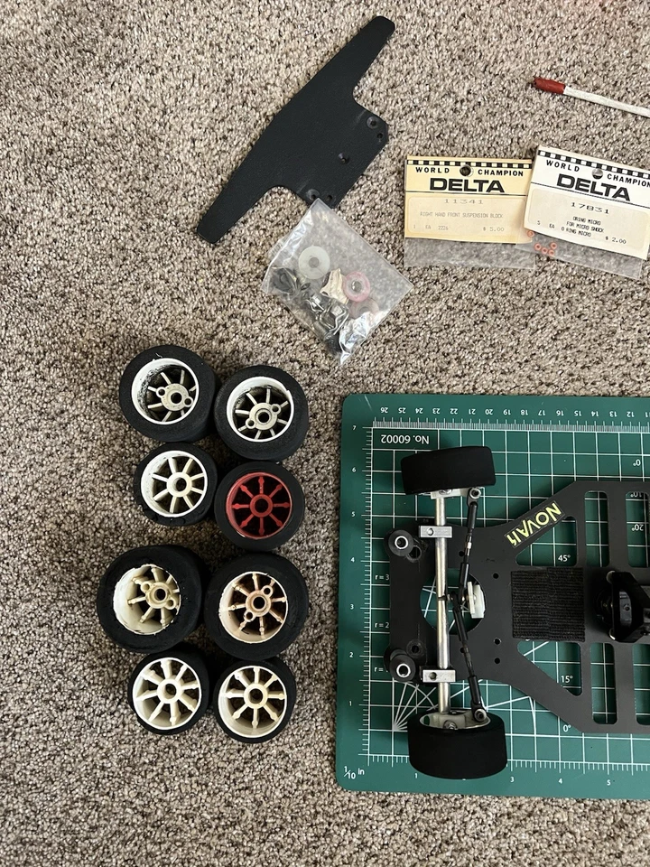 Delta P12 Spyder 1/12 vintage Pan Car Tri Shock New Tires 1980s 4 Display/Parts - Image 4 of 4