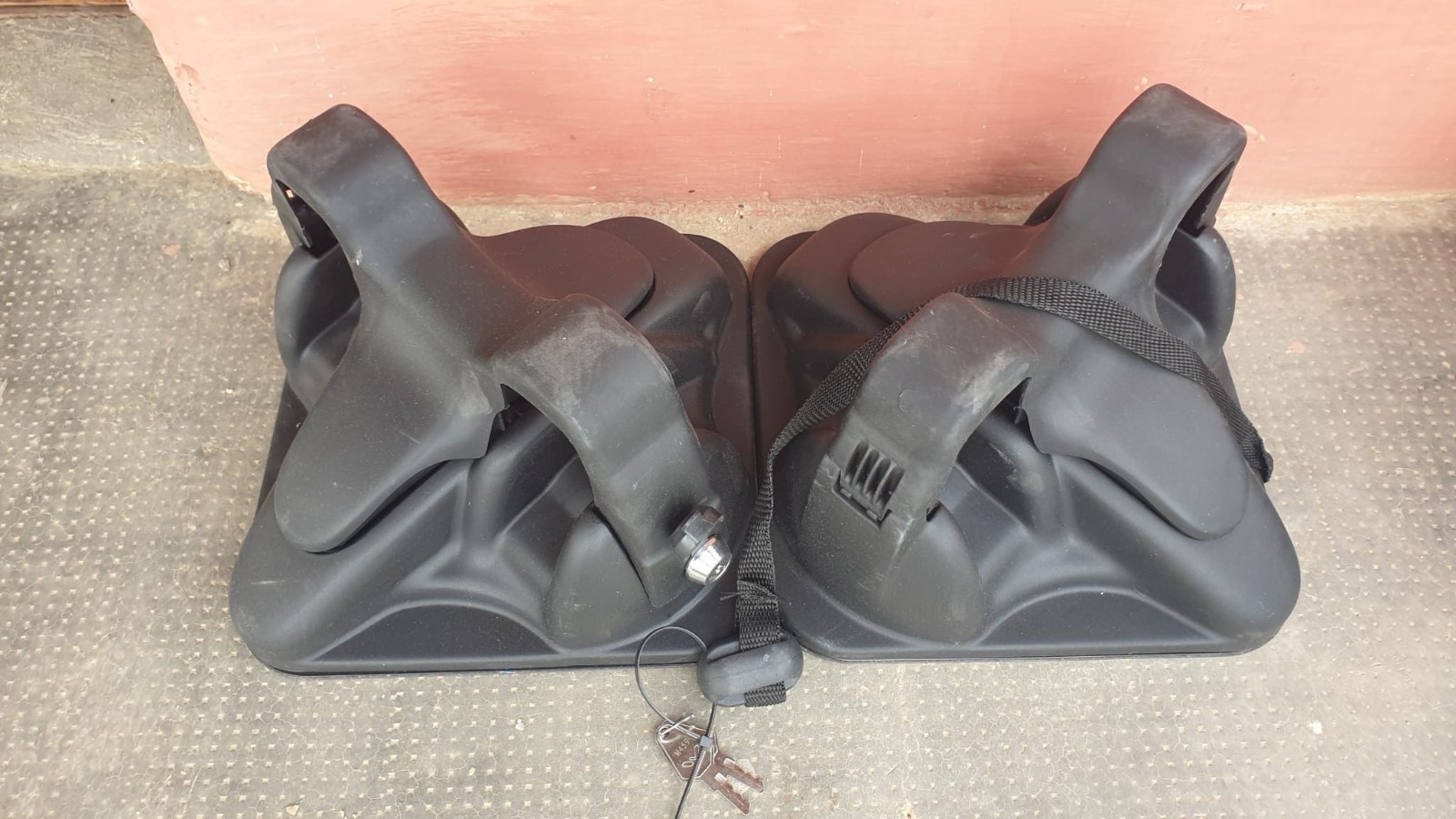 Portasci Magnetici da Tetto per Auto Coppia con Serratura e 2 Chiavi Nero Usati
