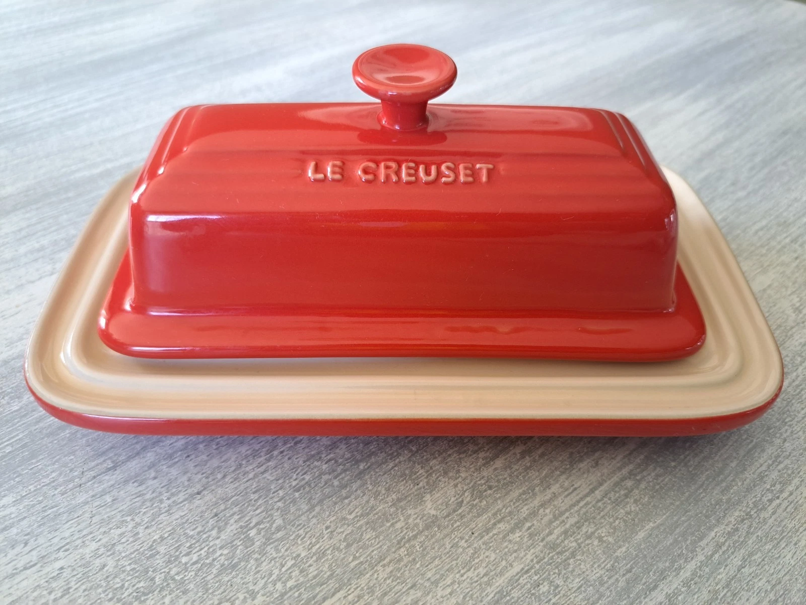 Le Creuset Cerise Red Covered Butter Dish Stoneware 2 Piece Set