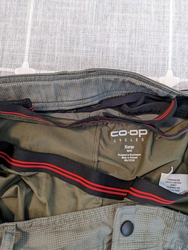 REI Co-Op Cycle Mountain Biking Shorts Mens Size XL Green Gray Lined Padded - Picture 13 of 23