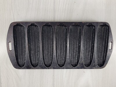 Vintage Cast Iron Cornbread Baking Pan Stick Corn Cob Bread Mold