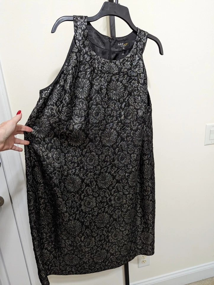 Платье цельнокроеное ABS Allen Schwartz Lane Bryant Plus черное серебристое металлик цветочный узор 1X - Изображение 4 из 4
