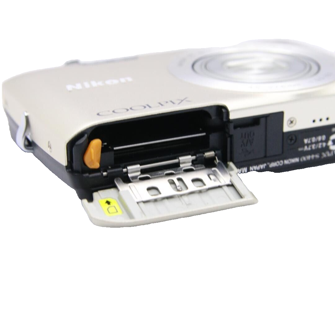 Nikon COOLPIX S4400 Silver Compact Digital Camera 6x WIDE