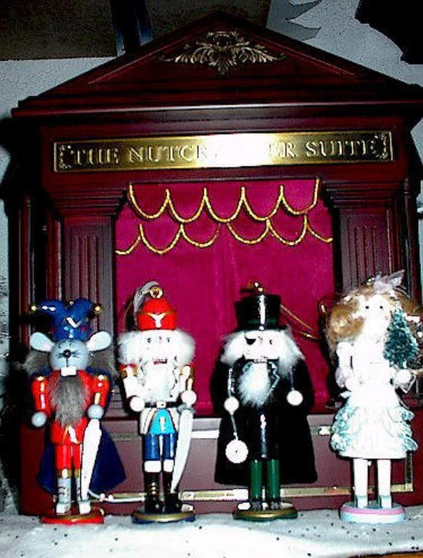 DELUXE WOOD NUTCRACKER SUITE COMPLETE ORNAMENT SET