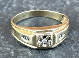 Men's 10K Solid Yellow Gold & Diamond Wedding Band Size 10.25 2.5Grams 8MM Wide