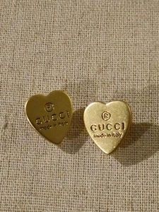 Boucles d'oreilles clous Gucci coeur doré occasion avec boite et pochette accessoires