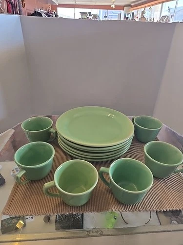 Vintage Bauer Los Angeles Pottery Jade Green 9½ Inch Plates And Cups Service 6