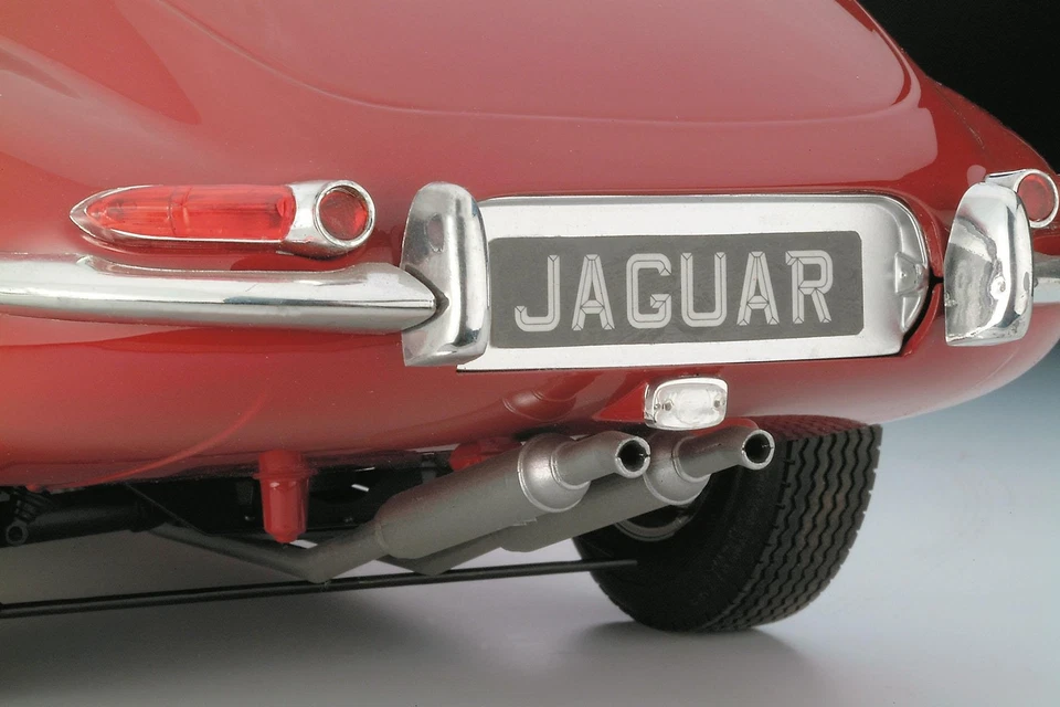REVELL 1/8 JAGUAR E-TYPE (LIMITED EDITION) - Immagine 3 di 4
