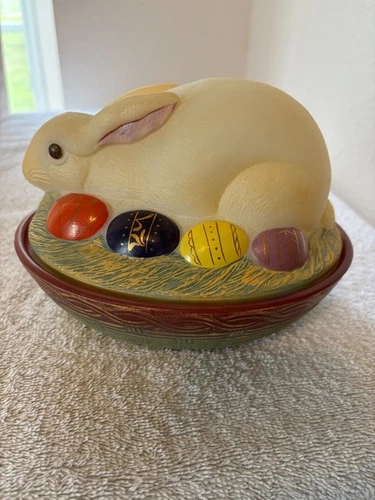 Fenton Rabbit Covered Dish Folt Art Bunny On Nest Of Eggs Signed