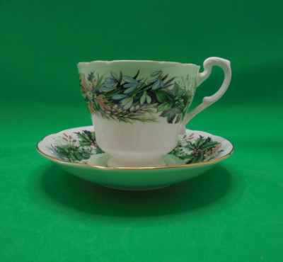 Royal Standard Bone China Teacup & Saucer Plants Flowers & Berries